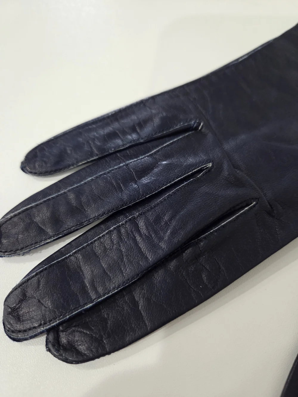 ALEXETTE BACMO Vintage Navy Leather Gloves - Elegant Winter Accessory